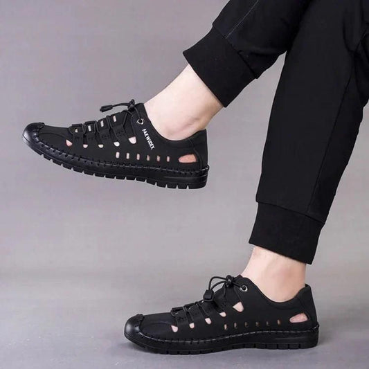 Black breathable comfortable casual shoes for men with adjustable laces for everyday wear
