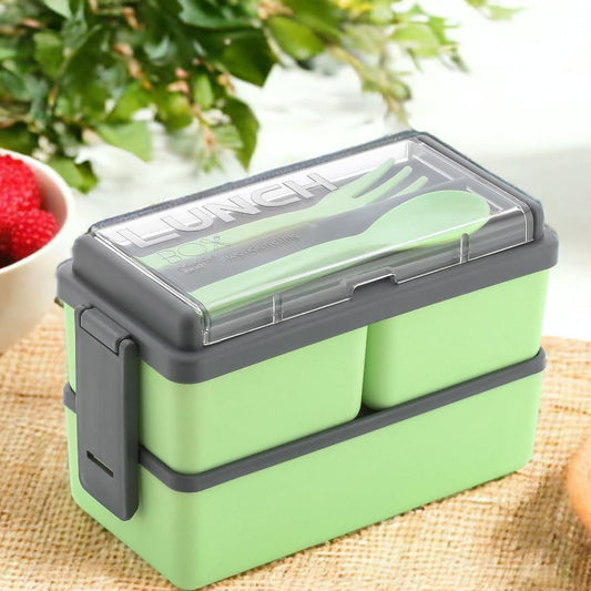 B3ejyj-8w eco-friendly lunch container in green with a fork and spoon included for convenient meals