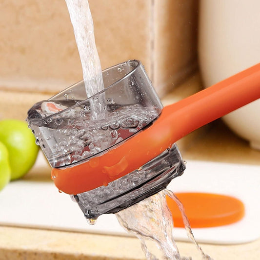 Multifunctional kitchen peeler with a built-in strainer for easy rinsing and peeling fruits and vegetables